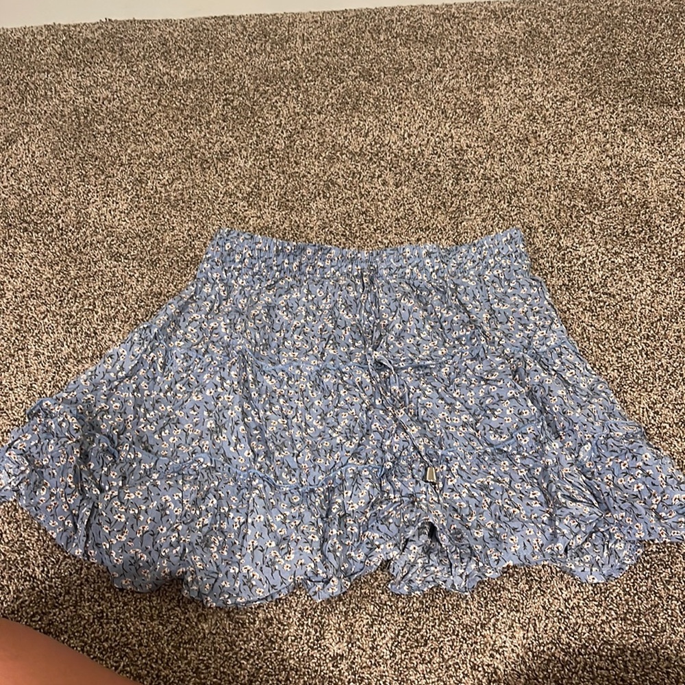 Dainty cute skirt! Super simple fun skirt!